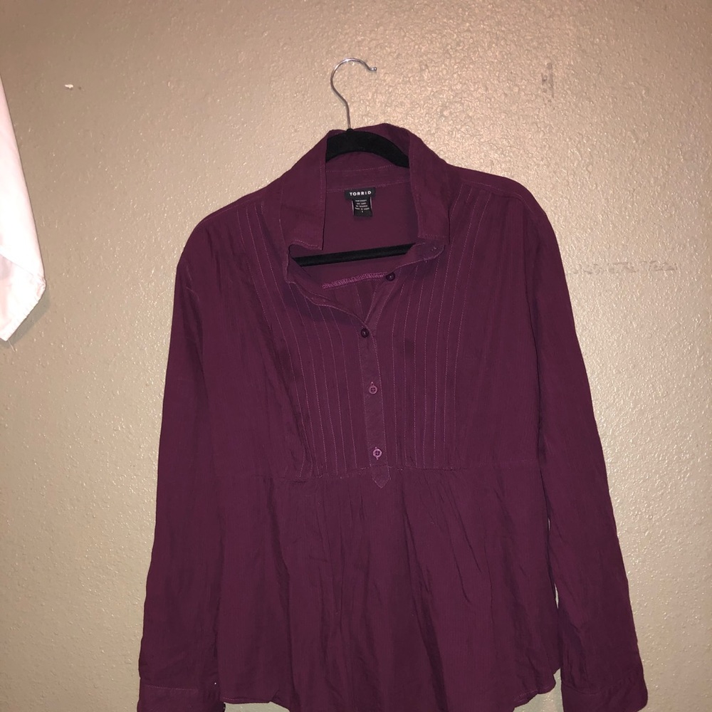 Used Torrid's plum button blouse